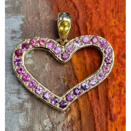 Золотое сердце "Love is..." с сапфирами фиолетовыми  